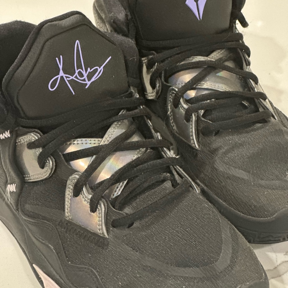 Kyrie Irving Nike Black Athletic Basketball Shoes